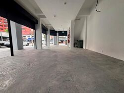 Sims Avenue (D14), Shop House #568039061